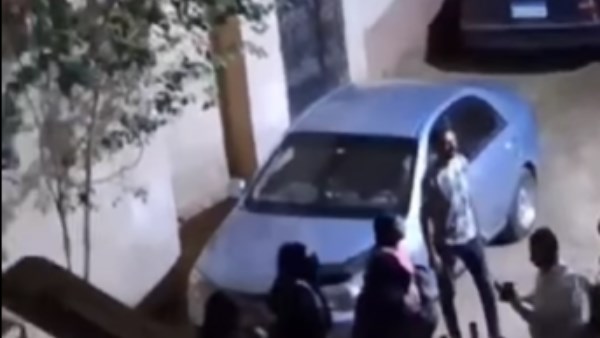 ساعات من الرعب.. أسرة تتهم جيرانا بالبلطجة وتهديد الأطفال وا