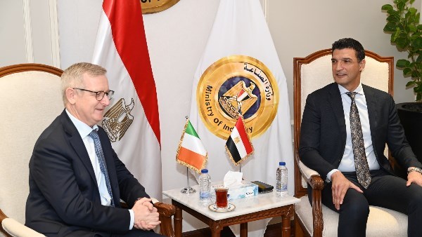 وزير الصناعة