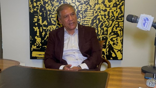  عفت السادات ، رئيس حزب السادات الديمقراطي، و وكيل لجنة العلاقات الخارجية بمجلس الشيوخ خلال حواره لـ« صدى البلد» 