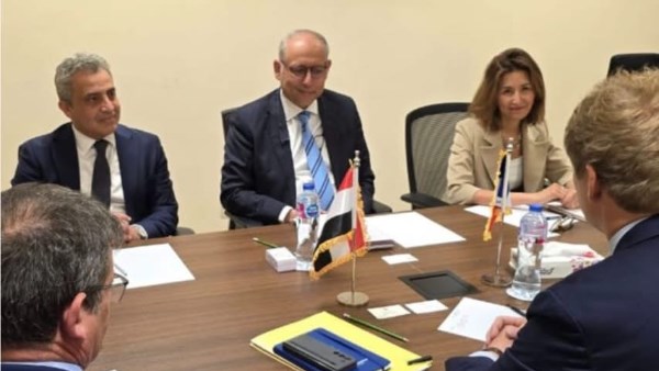 مشاورات سياسية بين مصر وفرنسا 