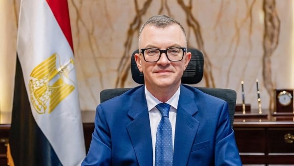 أحمد رستم 