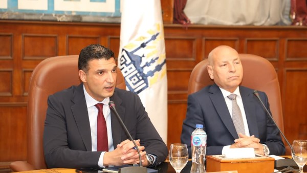 وزير الصناعه 