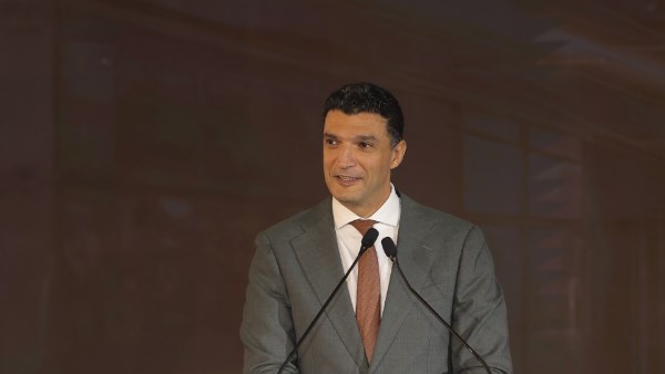 وزير الصناعة خالد هاشم 