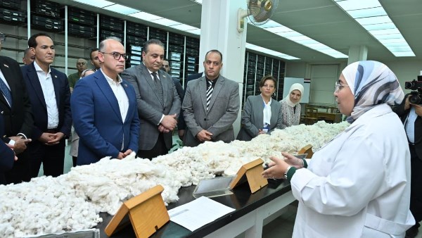 الدكتور محمد فريد وزير الاستثمار والتجارة الخارجية 