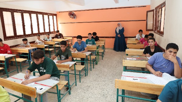 امتحانات الشهادة الإعدادية 