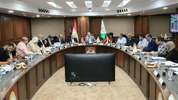 محافظ الجيزة يترأس اجتماع مجلس أمناء سوق الجملة بمدينة الساد
