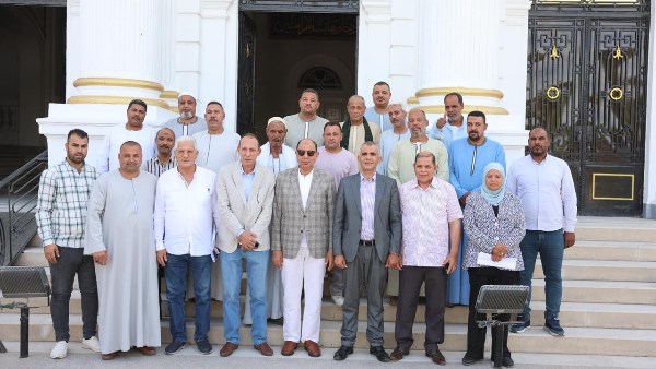 محافظ المنيا مع التجار 