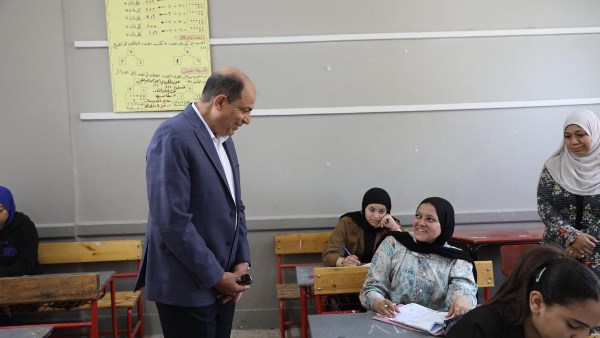 محافظ المنيا: توفير الأجواء المناسبة للطلاب ولن نسمح بأى محا