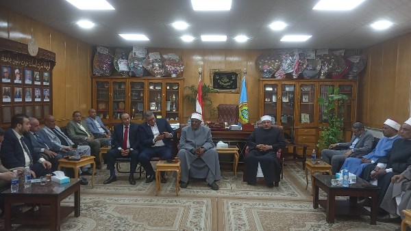 وصول الدكتور عباس شومان محافظة أسيوط 
