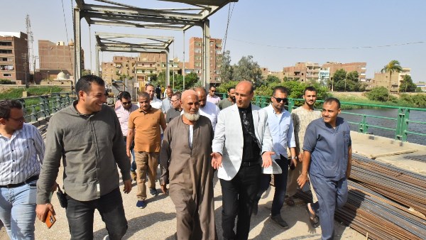محافظ أسيوط يتابع انتهاء المرحلة الثانية لصيانة كوبري الحوات