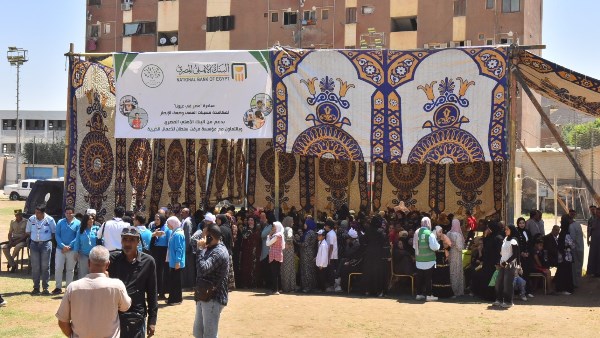 للكشف عن مسببات العمى.. محافظ أسيوط يشهد انطلاق مب