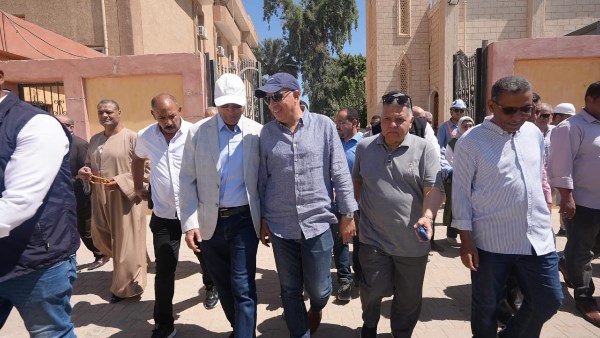 محافظ أسيوط يستقبل وزير الموارد المائية والري لتفقد اللمسات النهائية بقناطر ديروط الجديدة تمهيدًا لافتتاحها رسميًا