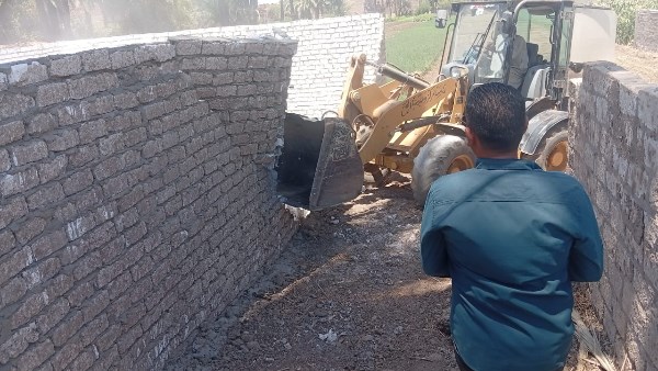 إزالة التعديات بأسيوط 