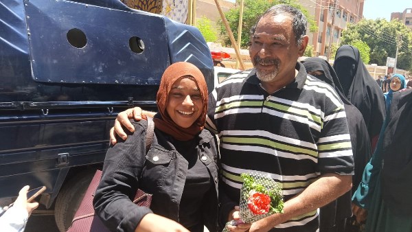 الطالبة أمنية ووالدها