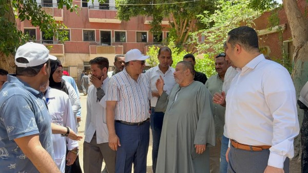 جولة محافظ قنا 