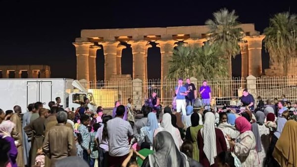 ثقافة الأقصر تستمر في الإحتفال بالعيد في ساحة ابو الحجاج و الطارف