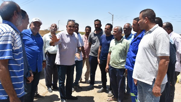 رئيس مياه الأقصر يتفقد اصطفاف المعدات بمدينة القرنة رئيس مياه الأقصر يتفقد اصطفاف المعدات بمدينة القرنة