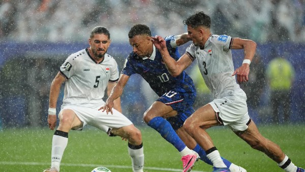 منتخب العراق ضد فرنسا