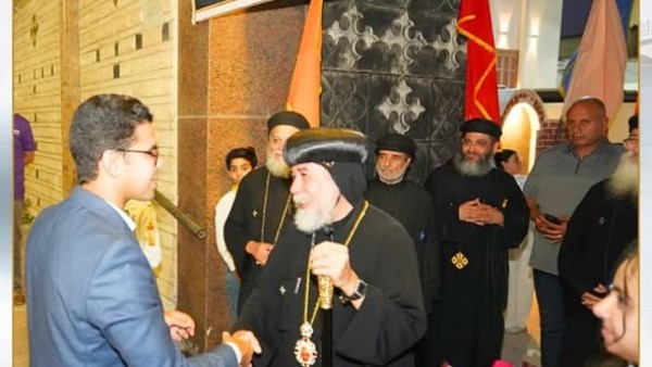 الانبا كاراس خلال استقبال نائب محافظ مطروح 
