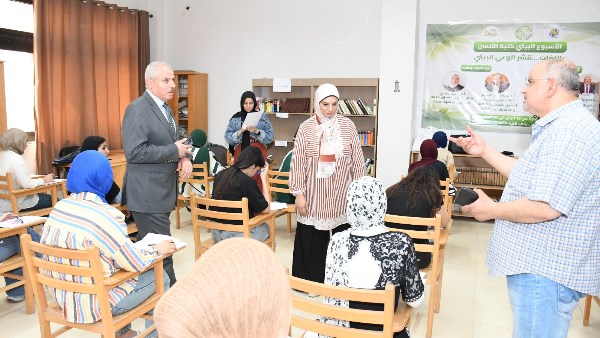 رئيس جامعة قناة السويس يتابع انتظام لجان امتحانات 