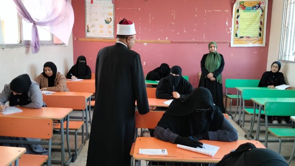 اللجان 
