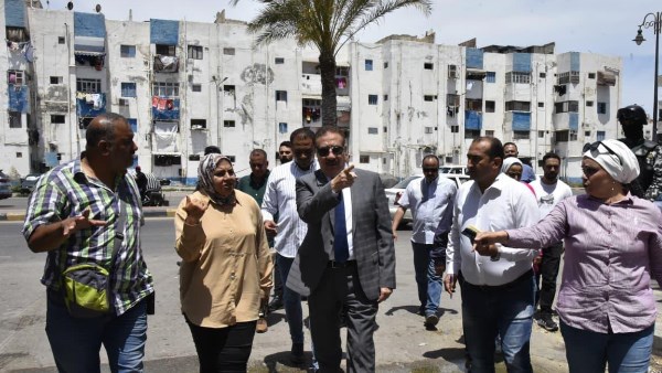محافظ بورسعيد يوقع غرامة 900 ألف جنيه على شركة النظافة لقصور أعمال الكنس والجمع المنزلي