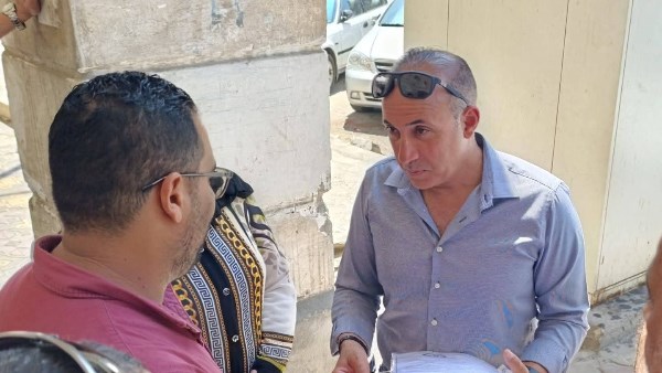 رئيس شرق بورسعيد يقود حملة مكبرة لتشميع محال تجاري