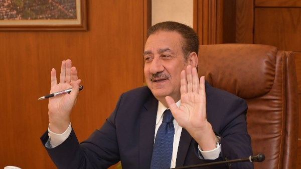 محافظ بورسعيد يهنئ النادي المصري و جماهيره بالتتويج بكأس الع