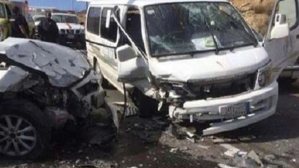 إصابة 12 شخصا في حادث انقلاب سيارتين بالقليوبية