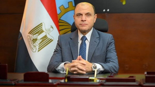 محافظ الغربية يجري حركة تنقلات محدودة لرؤساء الأحياء لدفع من