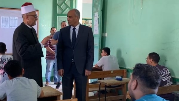 محافظ كفر الشيخ يتفقد امتحانات الشهادة الثانوية الأزهرية.. صور محافظ كفر الشيخ يتفقد امتحانات الشهادة الثانوية الأزهرية.. صور