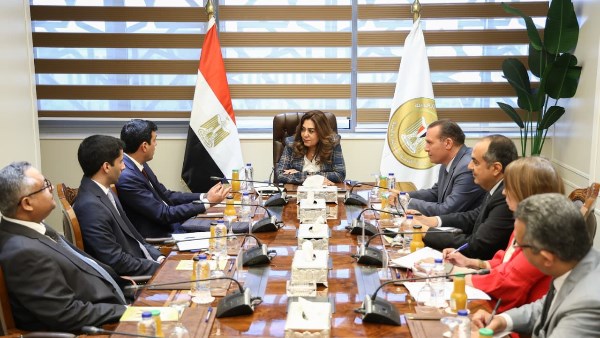 اجتماع وزيرة التنمية المحلية والبيئة 