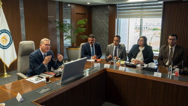 وزير البترول خلال اجتماع اللجنة 