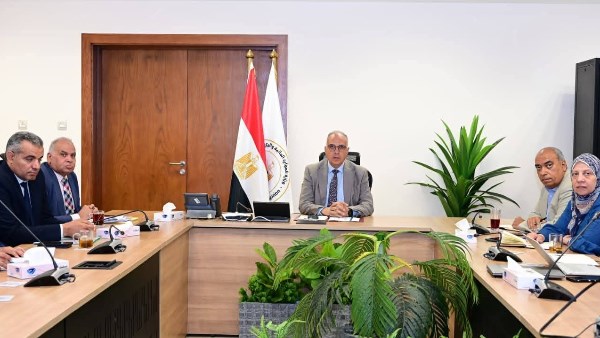 خلال الاجتماع