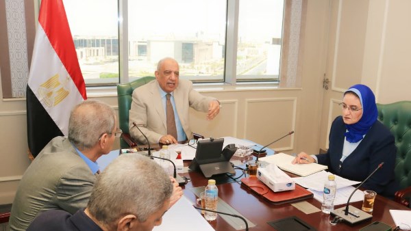 خلال الاجتماع 