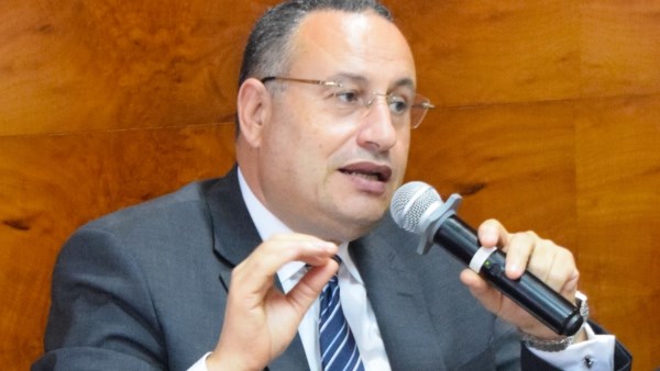 الدكتور عبدالعزيز قنصوة