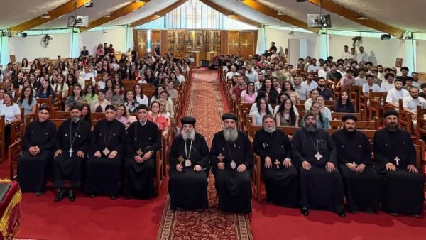 آباء الكنيسة وشباب إيبارشية باريس