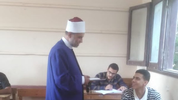 رىيس المنطقة الأزهرية 