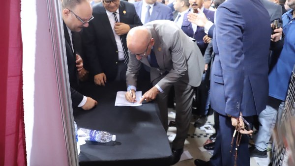 رئيس محكمة النقض "رئيس مجلس القضاء الأعلى " يدلي بصوته في انتخابات نادي قضاة مصر