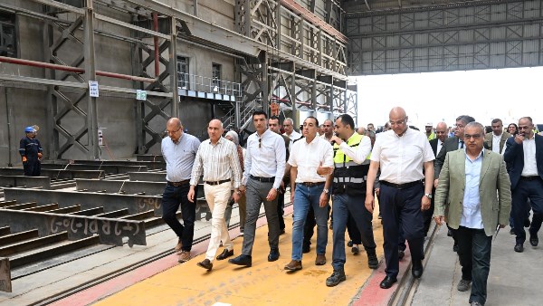 رئيس الوزراء يفتتح المرحلة الأولى لمجمع الغرابلي الصناعي ببرج العرب الجديدة