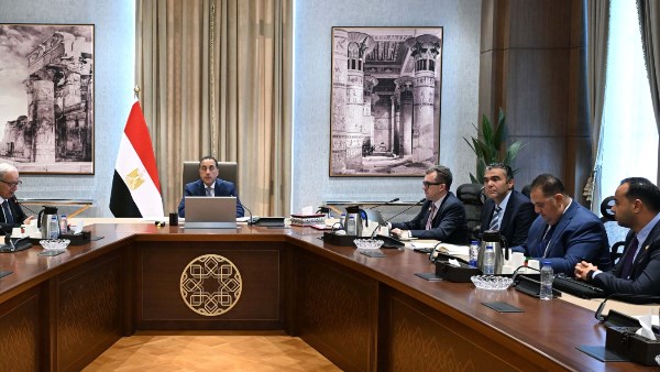رئيس الوزراء يستعرض خطوات إعداد البرنامج التنفيذي الوطني لدع