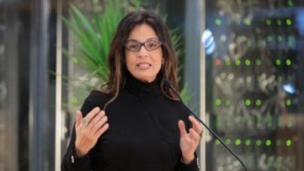 وزيرة الثقافة 