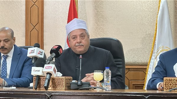 الشيخ ايمن عبد الغني رئيس قطاع المعاهد الأزهرية 