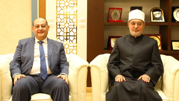 مفتي الجمهورية يستقبل مساعد وزير الخارجية للعلاقات الثقافية لتعزيز التعاون المشترك