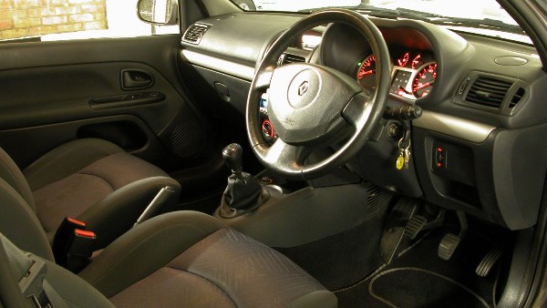 رينو كليو 2001