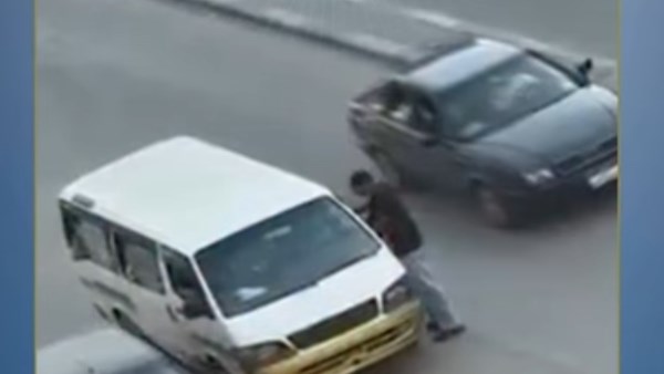 الداخلية تكشف تفاصيل ادعاء تحصيل شخص أموال من قائدى سيارات الأجرة دون وجه حق بعين شمس الداخلية تكشف تفاصيل ادعاء تحصيل شخص أموال من قائدى سيارات الأجرة دون وجه حق بعين شمس