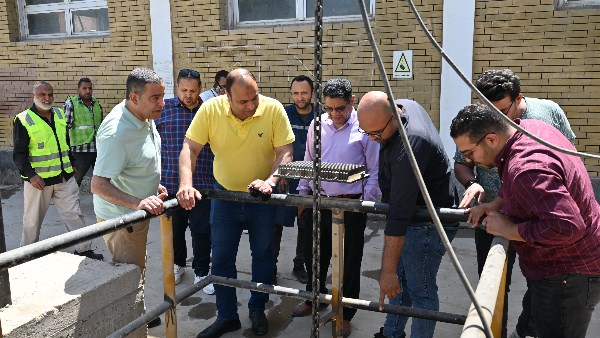 رئيس مياه الشرب بالجيزة يتفقد محطات وروافع الصرف الصحي بمركزي كرداسة ومنشأة القناطر