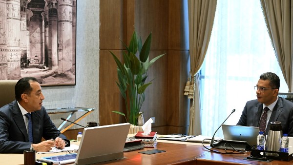 مدبولي يوجه بضرورة إحداث نقلة حضارية شاملة بمدينة الغردقة والمدن السياحية بالمحافظة تتناسب مع ما تمتلكه من مقومات ومقاصد سياحية عالمية