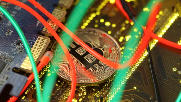 توقعات بهبوط أعمق لبيتكوين قد يصل بالسعر إلى 52 ألف دولار