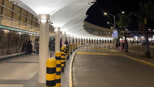 كينيا : اتفاقية بـ1.2 مليار دولار لتطوير وتوسعة مطار "جومو كينياتا" الدولي